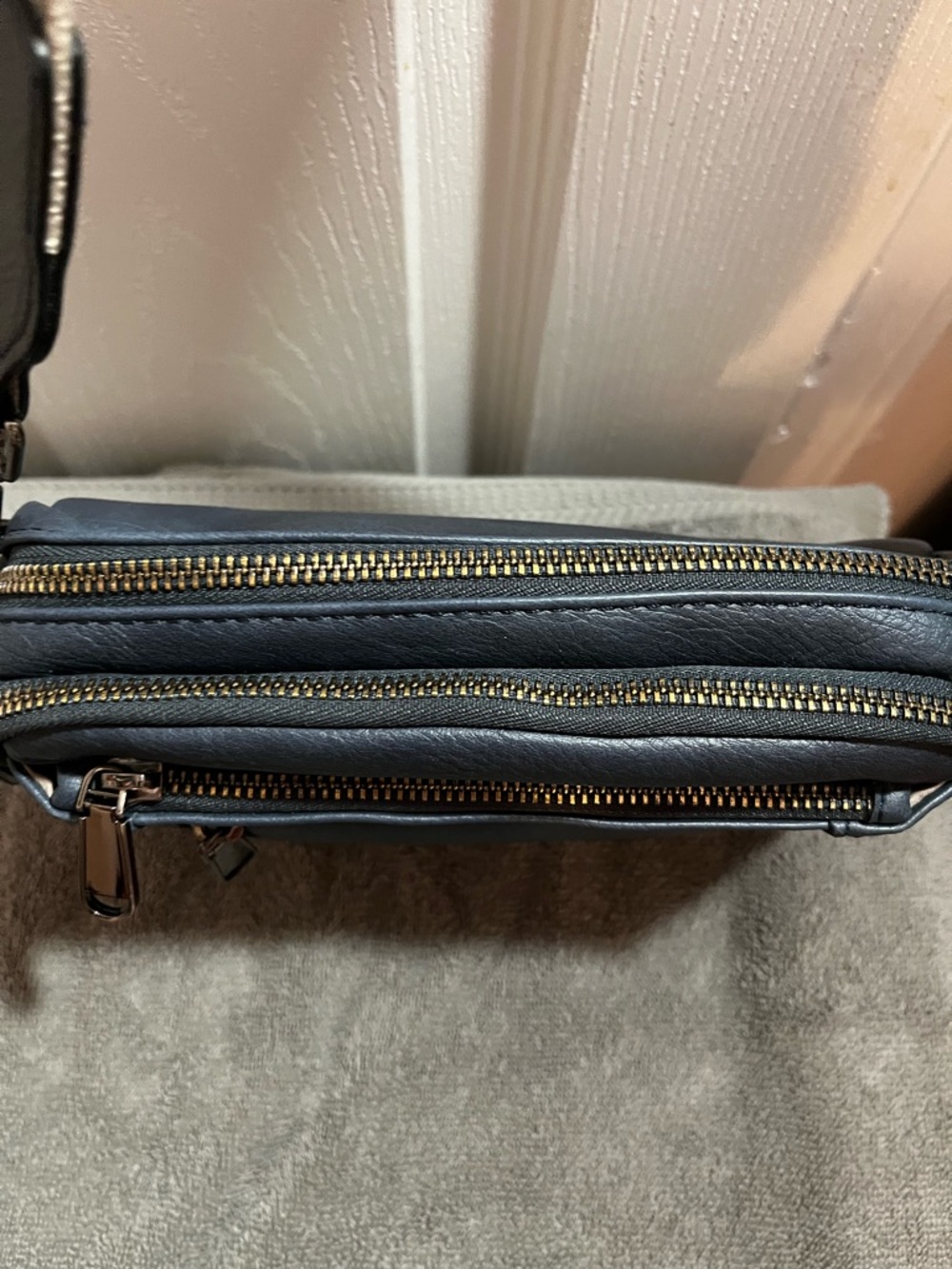 TELENA Navy Blue Crossbody Bag Multi Zip Compartments Adjustable Strap - Picture 3 of 14